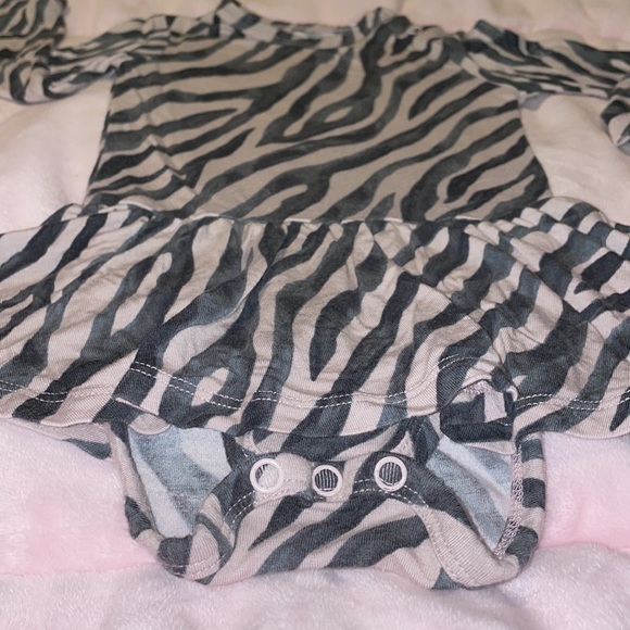 2 pc 6/12 & Headband Posh Peanut Koko Soft Pink Hues Zebra Twirl Dress LIKE NEW - Picture 7 of 13